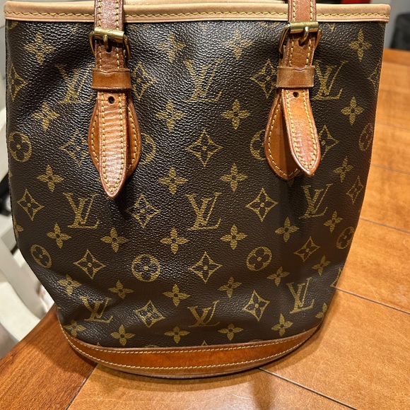 Authentic vintage Louis Vuitton bucket bag! - Picture 3 of 12